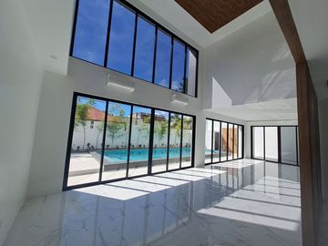 5BR House and Lot in BF Homes