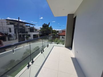 5BR House and Lot in BF Homes