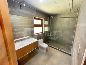 GRAN CASA EN VENTA EN DOÑA MATILDE - MACHALI