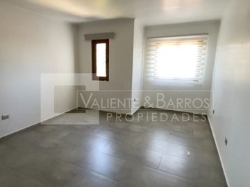 GRAN CASA EN VENTA EN DOÑA MATILDE - MACHALI
