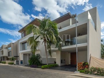 Casa en Venta en laguna 1 residencial en Puerto Cancún, Quintana Roo.