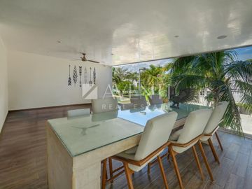 Casa en Venta en laguna 1 residencial en Puerto Cancún, Quintana Roo.