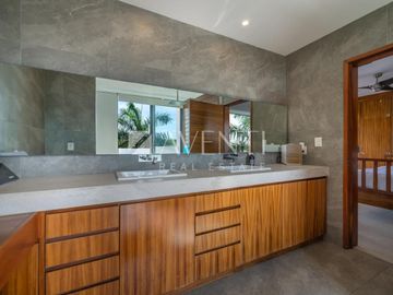 Casa en Venta en laguna 1 residencial en Puerto Cancún, Quintana Roo.