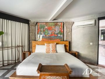 LEASEHOLD TROPICAL BALINESE DESIGN 4-BEDROOM IN SEMINYAK