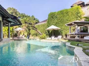 LEASEHOLD TROPICAL BALINESE DESIGN 4-BEDROOM IN SEMINYAK