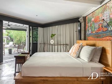 LEASEHOLD TROPICAL BALINESE DESIGN 4-BEDROOM IN SEMINYAK