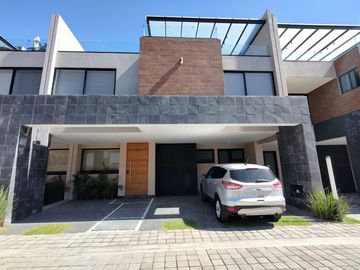 venta casa nueva puebla camino real a cholula roofgarden en fraccionamiento