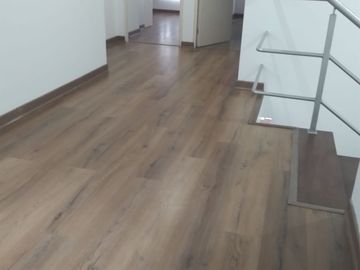 SURCO BAJO DE PRECIO!!!!!!!!! URB. LOS ROSALES VENTA COMODO DUPLEX EN 1ER PISO.