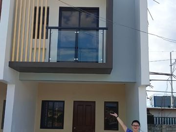 Malanday Valenzuela Brand New Townhouse 3 BR, 2 T&B, with front parking