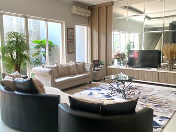 DIJUAL/SEWAKAN RUMAH (Full Furnished) KEBAYORAN ESSENCE RESIDENCE BINTARO TANGERANG SELATAN