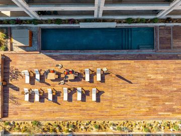 Condominio con roof común con vista al mar, alberca, jacuzzi y gym, en venta, Corredor Turístico, San José del Cabo.