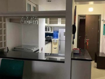 For Sale! Fully-Furnished 1 Bedroom Unit w/ Parking at El Jardin Del Presidente, Sgt. Esguerra, Quezon City