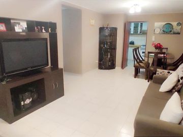 Venta De Departamento en 1er piso, con Espacio en Azotea, y Estacionamiento