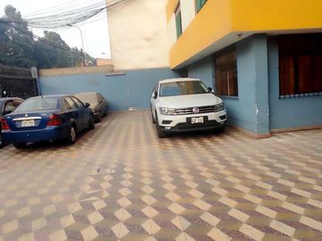 Venta De Departamento en 1er piso, con Espacio en Azotea, y Estacionamiento