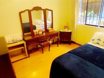 Venta De Departamento en 1er piso, con Espacio en Azotea, y Estacionamiento