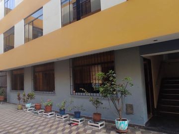 Venta De Departamento en 1er piso, con Espacio en Azotea, y Estacionamiento