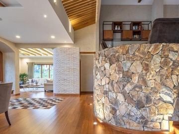 Lujosa y amplia villa en venta, exclusivo sector Vista Linda, con 1.000m2T