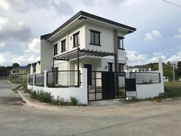 140,000 Promo Discount for Elegant High Quality Single Detached Home @ Ironwood Estates Lipa Along Lipa-Ibaan Road