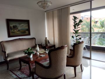 Apartamento en Venta Conquistadores Medellin Venta de Espectacular apartamento rodead