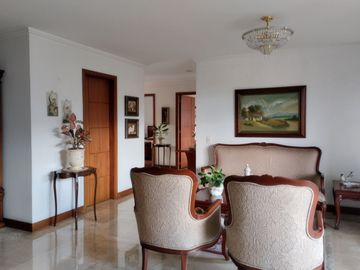 Apartamento en Venta Conquistadores Medellin Venta de Espectacular apartamento rodead