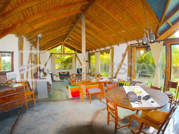 Vendemos Casa amplia con terreno de 7.897 mts/2
