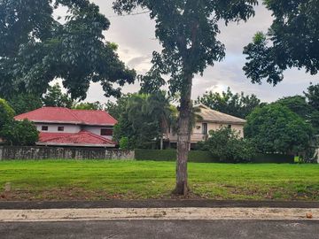 Lot In Southwoods For Sale 1.6 KM From Southwoods Exit Near The Centra Park Facing East And South