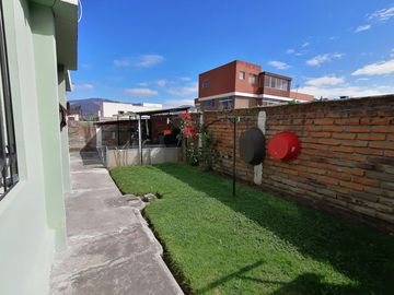 Amplia casa en Venta ideal para Casa Rentera