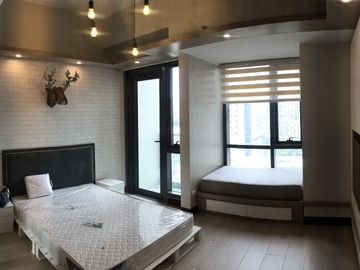 FOR SALE Fully Furnished Studio unit in Greenbelt Hamilton 1