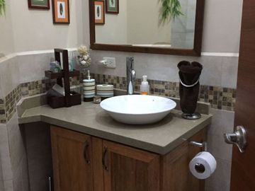 🏡VENDO HERMOSA CASA CON TERRENO 3 DORMITORIOS BARRIO LA MONTANA EN SHEL VIA PUYO BAÑOS