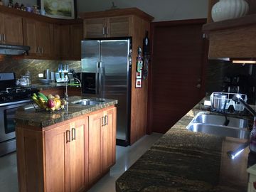 🏡VENDO HERMOSA CASA CON TERRENO 3 DORMITORIOS BARRIO LA MONTANA EN SHEL VIA PUYO BAÑOS