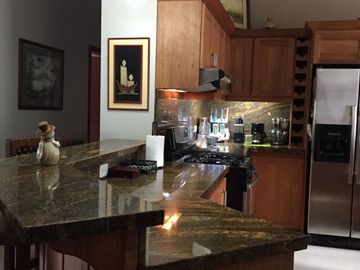 🏡VENDO HERMOSA CASA CON TERRENO 3 DORMITORIOS BARRIO LA MONTANA EN SHEL VIA PUYO BAÑOS