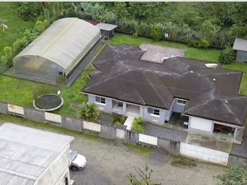 🏡VENDO HERMOSA CASA CON TERRENO 3 DORMITORIOS BARRIO LA MONTANA EN SHEL VIA PUYO BAÑOS