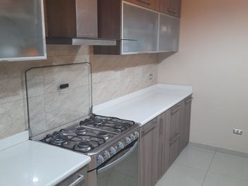 VENTA ACOGEDORA CASA SANTIAGO DE SURCO