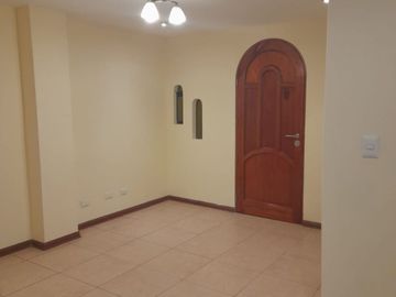 VENTA ACOGEDORA CASA SANTIAGO DE SURCO