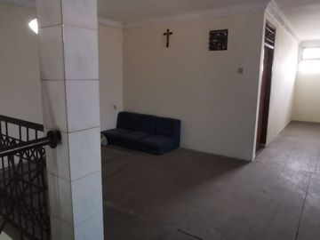 Rumah Luas Dan Siap Huni, 350 Meter Ke Jalan Teluk Gong Raya