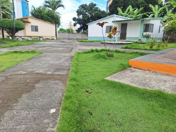VENTA CASA EN TONSUPA ESMERALDAS, DENTRO DE CONJUNTO VACACIONAL CERCA A LA PLAYA
