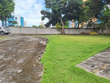 VENTA CASA EN TONSUPA ESMERALDAS, DENTRO DE CONJUNTO VACACIONAL CERCA A LA PLAYA