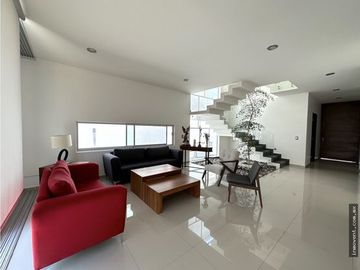 Hermosa casa en La Rioja, Tlajomulco