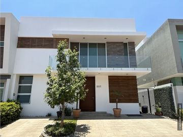 Hermosa casa en La Rioja, Tlajomulco