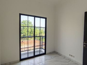 DIJUAL RUMAH SIAP HUNI DI GRAND DEPOK CITY, JUAL RUMAH READY MURAH DI GDC KOTA DEPOK, PERUMAHAN 2 LANTAI MARGONDA RAYA DEPOK