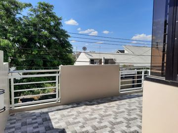 NEW QUAINT MODERN HOME NEAR SM TELABASTAGAN AND MCARTHUR HWAY