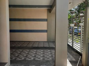 NEW QUAINT MODERN HOME NEAR SM TELABASTAGAN AND MCARTHUR HWAY