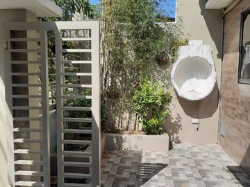 NEW QUAINT MODERN HOME NEAR SM TELABASTAGAN AND MCARTHUR HWAY