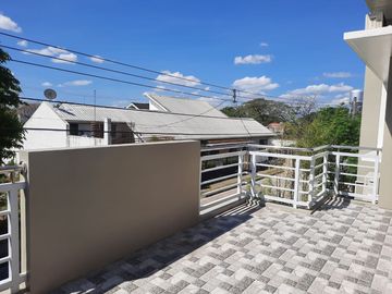 NEW QUAINT MODERN HOME NEAR SM TELABASTAGAN AND MCARTHUR HWAY