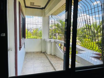 BANK FORECLOSED HOUSE AND LOT IN TOWN AND COUNTRY DASMARINAS CAVITE