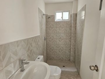 Venta de Casa Siena 4 Dorm. En Manantial de Casalaguna/Vial 1 -av. Leon F.Cordero Cerca Rioc. Dorado
