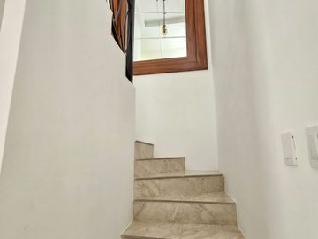 Venta de Casa Siena 4 Dorm. En Manantial de Casalaguna/Vial 1 -av. Leon F.Cordero Cerca Rioc. Dorado