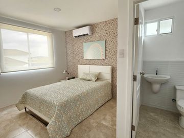 Venta de Casa Siena 4 Dorm. En Manantial de Casalaguna/Vial 1 -av. Leon F.Cordero Cerca Rioc. Dorado