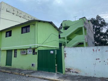 Casa rentera de venta en Quito, sector de la Roldos, barrio Consejo Provincial