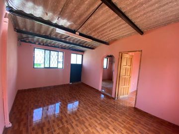 Casa rentera de venta en Quito, sector de la Roldos, barrio Consejo Provincial